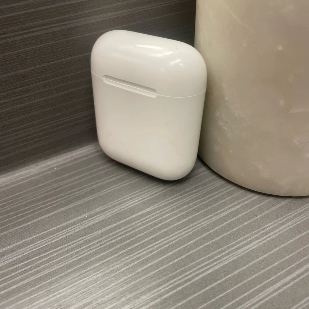 Apple White AirPods Wireless Headset